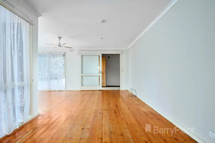 Fifth view of Homely house listing, 10 Oakdene Court, Noble Park North VIC 3174