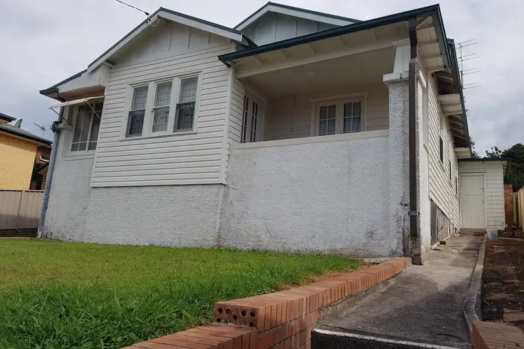 1/15 Rowland Avenue, Wollongong NSW 2500
