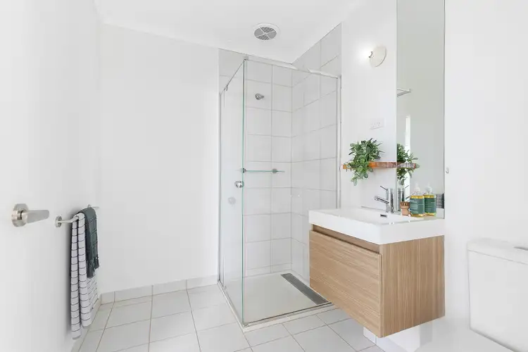 Fifth view of Homely townhouse listing, 2/5 Oxford Street, Whittington VIC 3219
