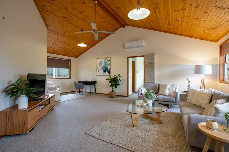 6 Dirru Court, Springdale Heights NSW 2641