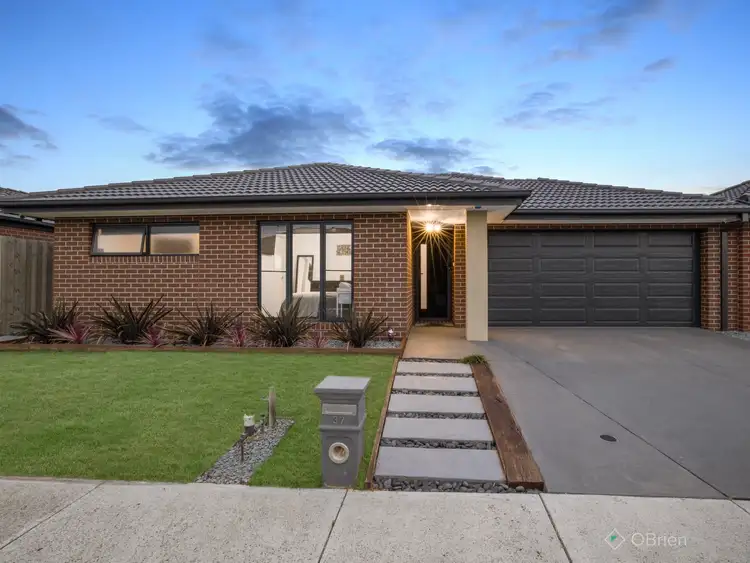 37 Sandstone Circuit, Carrum Downs VIC 3201