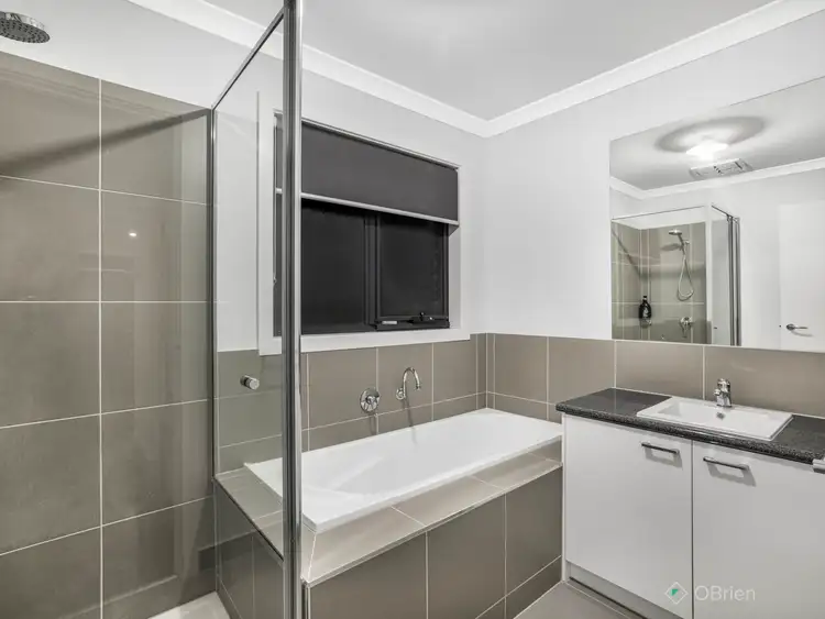 Sixth view of Homely house listing, 37 Sandstone Circuit, Carrum Downs VIC 3201