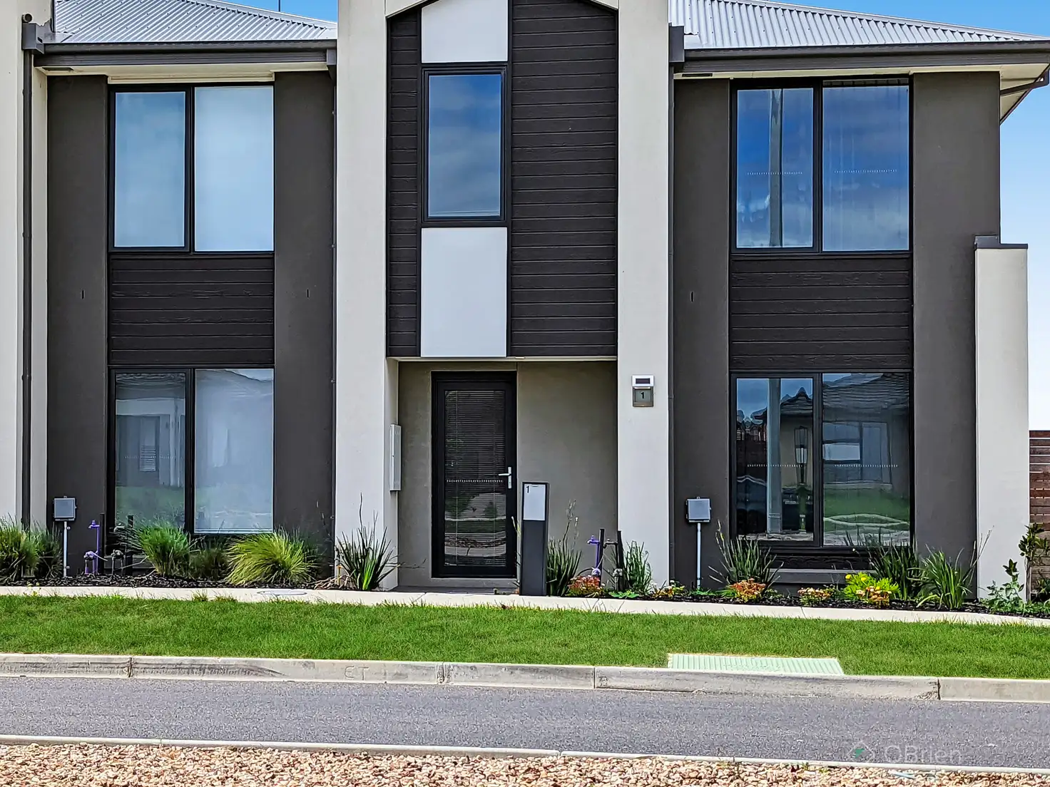 Main view of Homely townhouse listing, 1 Nirvana Way, Clyde VIC 3978