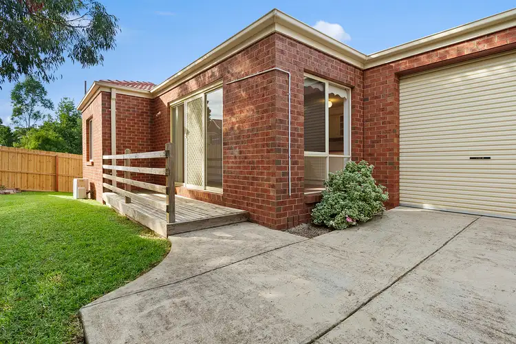 2/13 Carey Crescent, Bacchus Marsh VIC 3340
