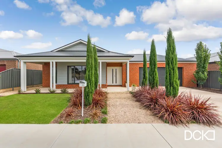 16 Hills Road, Marong VIC 3515