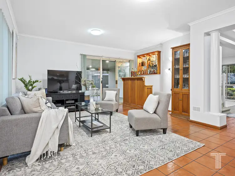 Third view of Homely house listing, 6 Winchcombe Court, Carindale QLD 4152