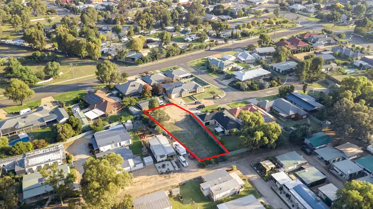 11 Lorelle Street, Tocumwal NSW 2714