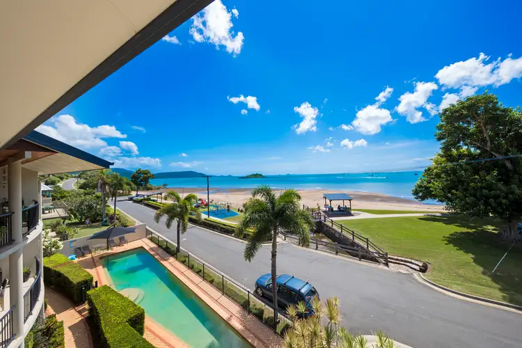 10/36 Coral Esplanade, Cannonvale QLD 4802