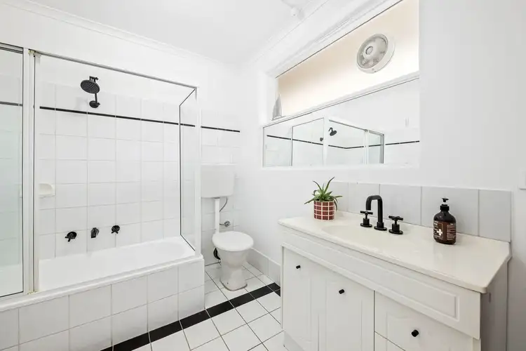 Fifth view of Homely apartment listing, 1/35 Grange Road, Fairfield VIC 3078