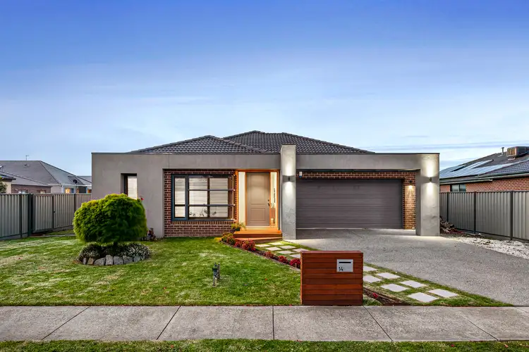 14 Greenfields Boulevard