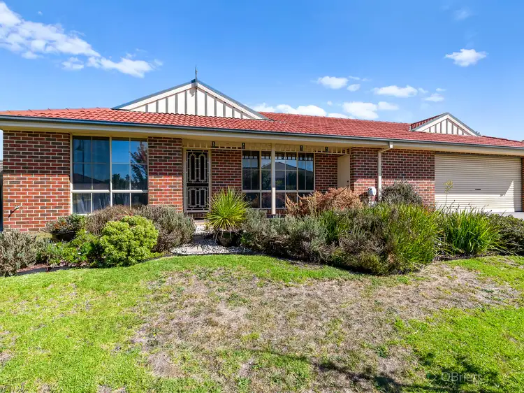 19 Camelia Way, Pakenham VIC 3810