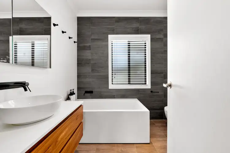 Fifth view of Homely house listing, 7 Lucas Crescent, Berkeley Vale NSW 2261