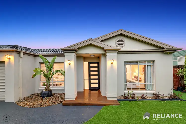 15 Lachlan Lane, Taylors Hill VIC 3037