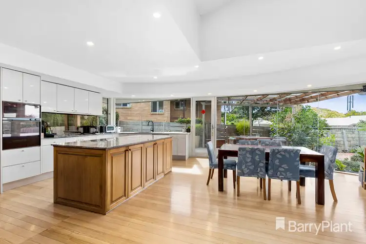 18 View Mount Road, Wheelers Hill VIC 3150