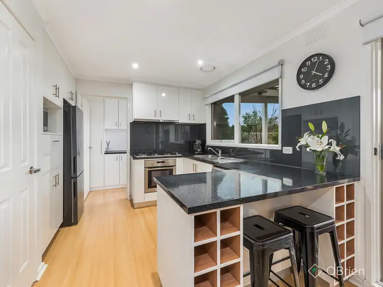 Second view of Homely house listing, 7 Garalima Court, Frankston VIC 3199