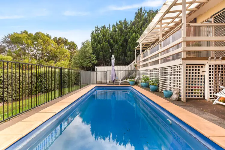 55 Burrowye Crescent, Keilor VIC 3036