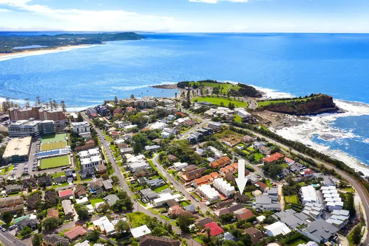 Third view of Homely townhouse listing, 2/18 Barrington Road, Terrigal NSW 2260