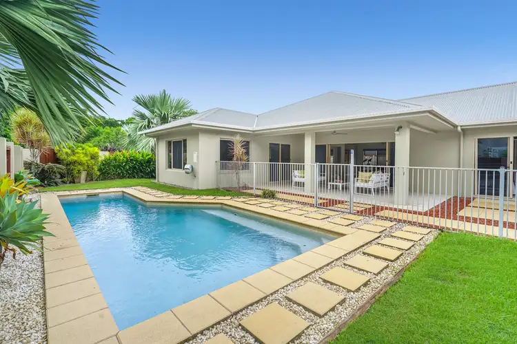 17 Greenvale Close, Smithfield QLD 4878