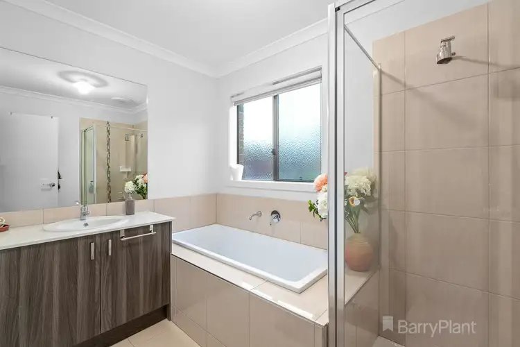 Sixth view of Homely house listing, 11 MacLeod Circuit, Pakenham VIC 3810