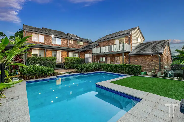 17 Almavale Street, Carindale QLD 4152