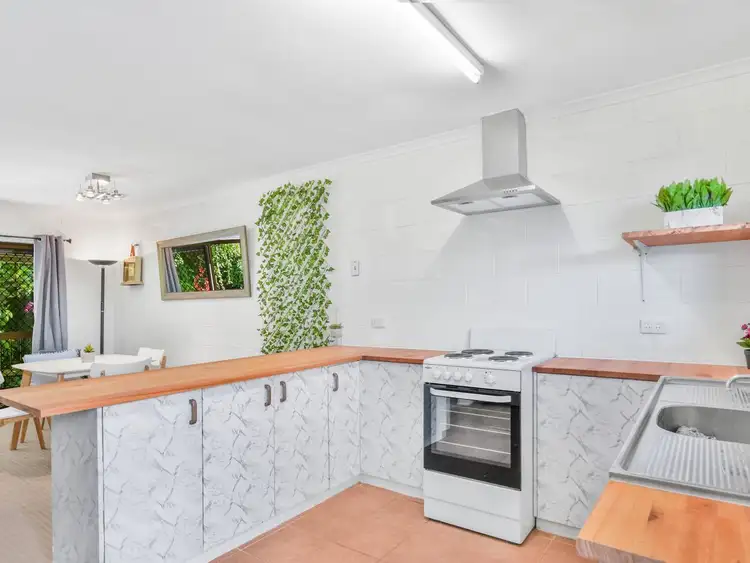 15/64 Pease Street, Manoora QLD 4870
