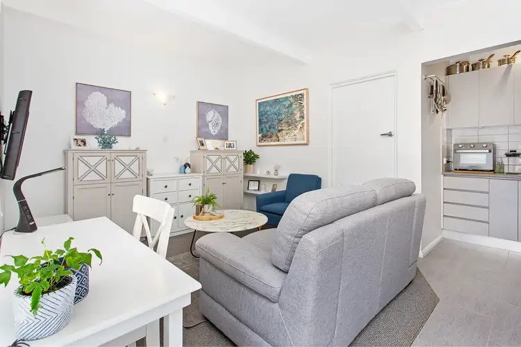 2/12 Jutland Avenue, Wollongong NSW 2500