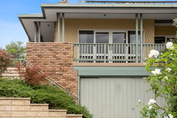 65 Crest Park Parade, Queanbeyan West NSW 2620