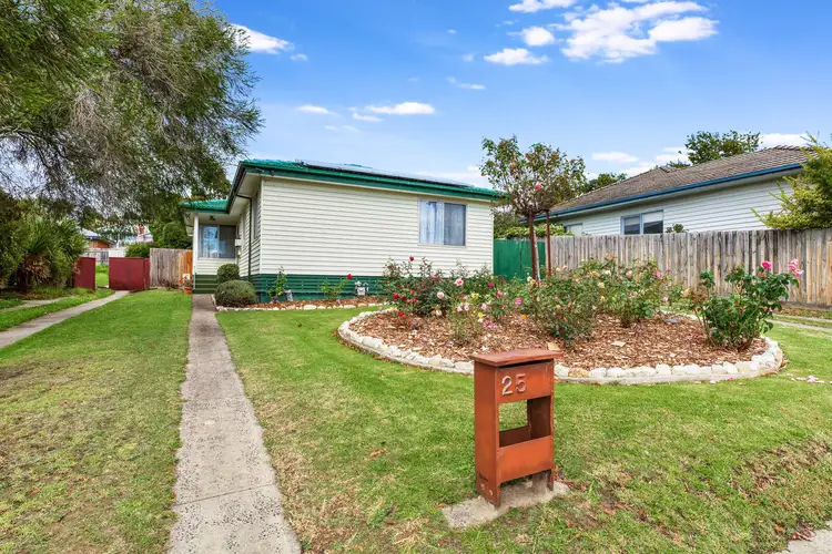 25 Lyell Street, Gisborne VIC 3437