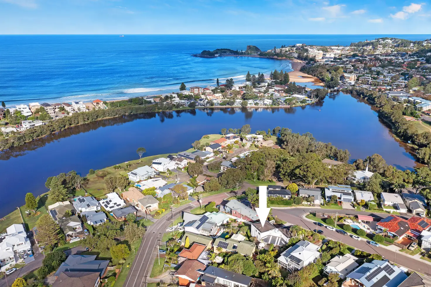 Main view of Homely townhouse listing, 2/3 Hastings Road, Terrigal NSW 2260