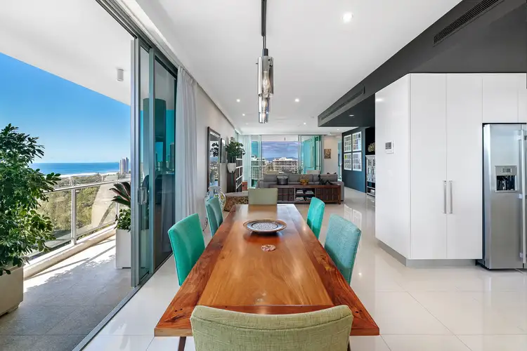 11 Hill Parade, Main Beach QLD 4217