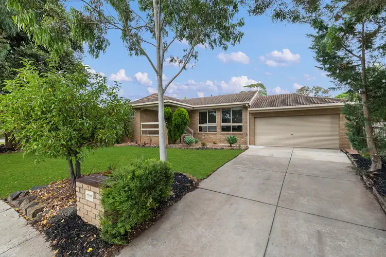 3 Murrabit Grove, Taylors Lakes VIC 3038