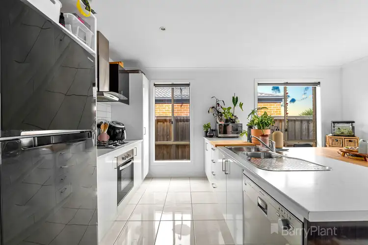 Second view of Homely house listing, 5 McKenna Place, Pakenham VIC 3810