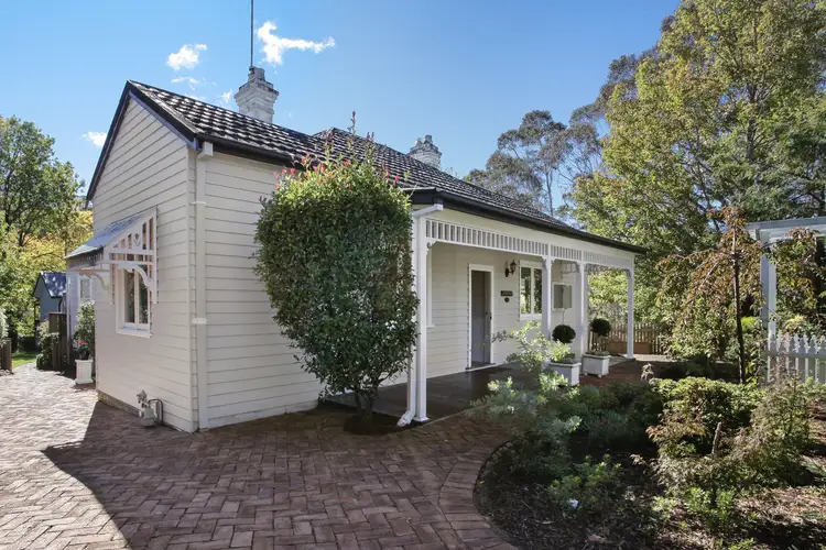 98 Megalong Street