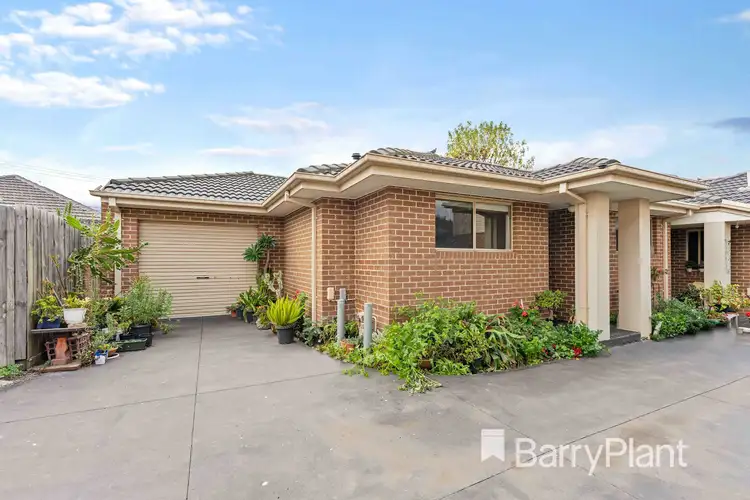 2/82 McArthur Avenue, St Albans VIC 3021