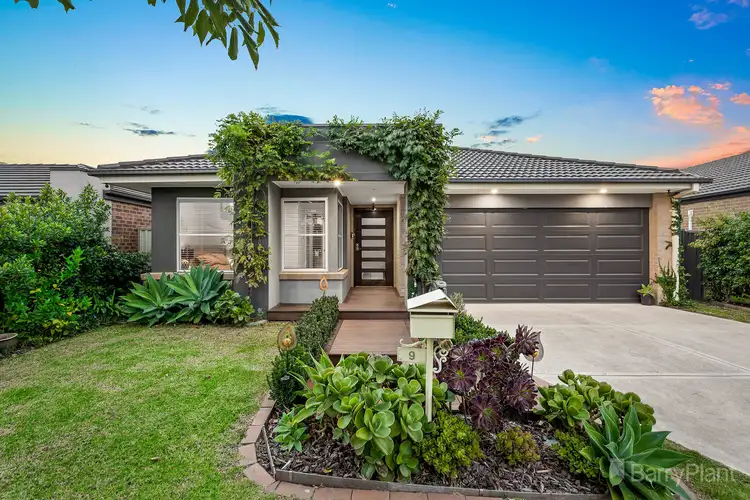 9 Farmdale Road, Pakenham VIC 3810