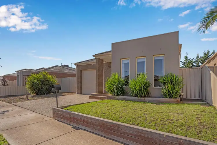 2/8 Marlo Drive, Harkness VIC 3337