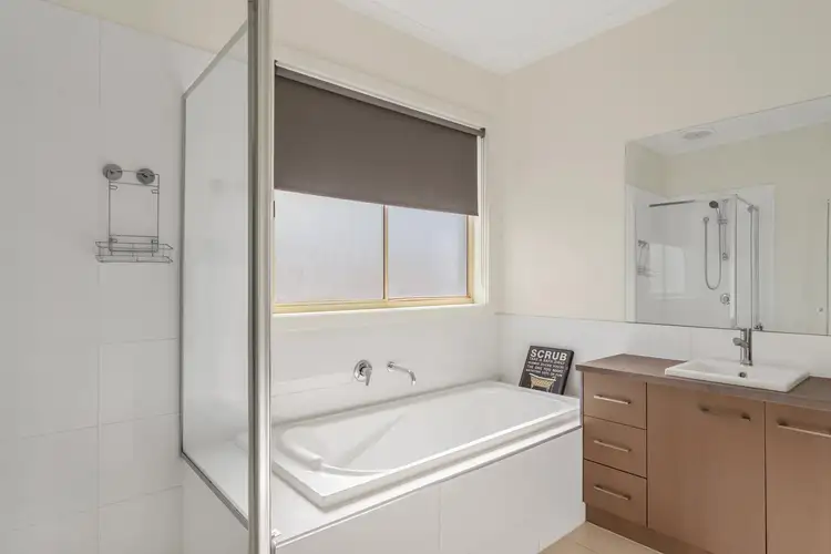 Sixth view of Homely house listing, 2/8 Marlo Drive, Harkness VIC 3337