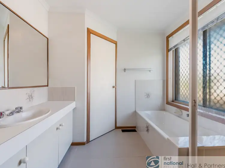Sixth view of Homely unit listing, 2/15 Arthur Phillip Drive, Endeavour Hills VIC 3802