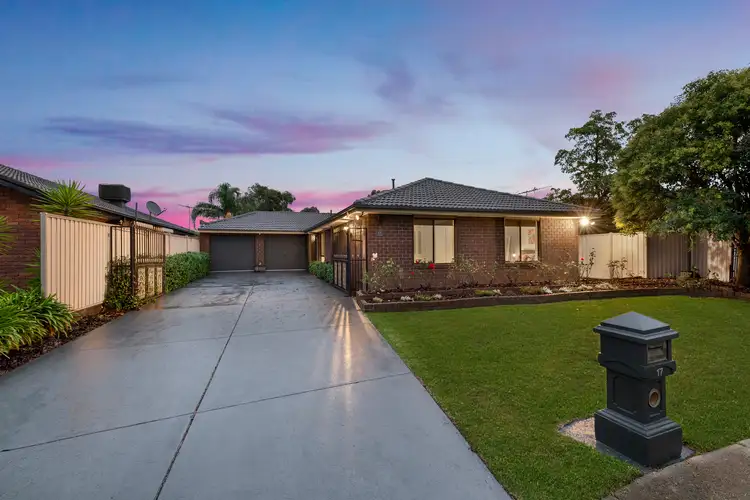 17 Condor Place, Taylors Lakes VIC 3038