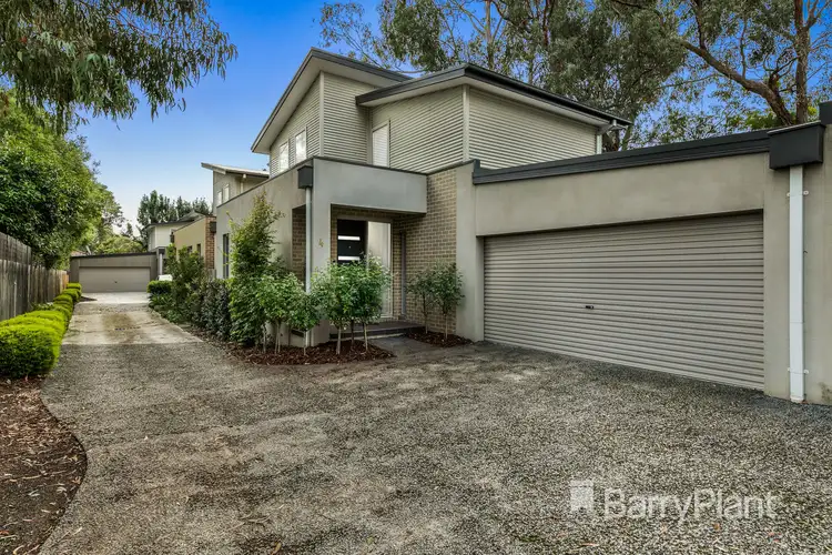 4 Innisfree Walk, Kilsyth VIC 3137