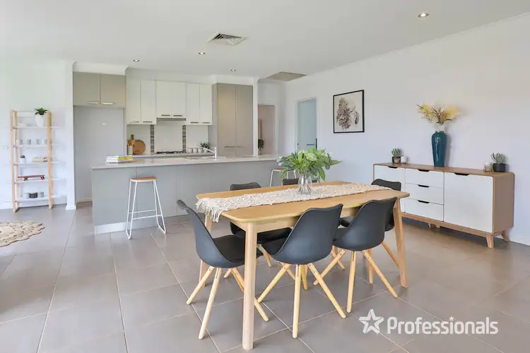 Fifth view of Homely house listing, 27 Betty Krake Drive, Red Cliffs VIC 3496