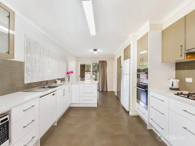 Second view of Homely house listing, 5 Catherine Court, Langwarrin VIC 3910