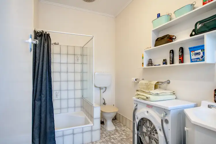 Sixth view of Homely unit listing, 1/18 Anne Street, Wodonga VIC 3690