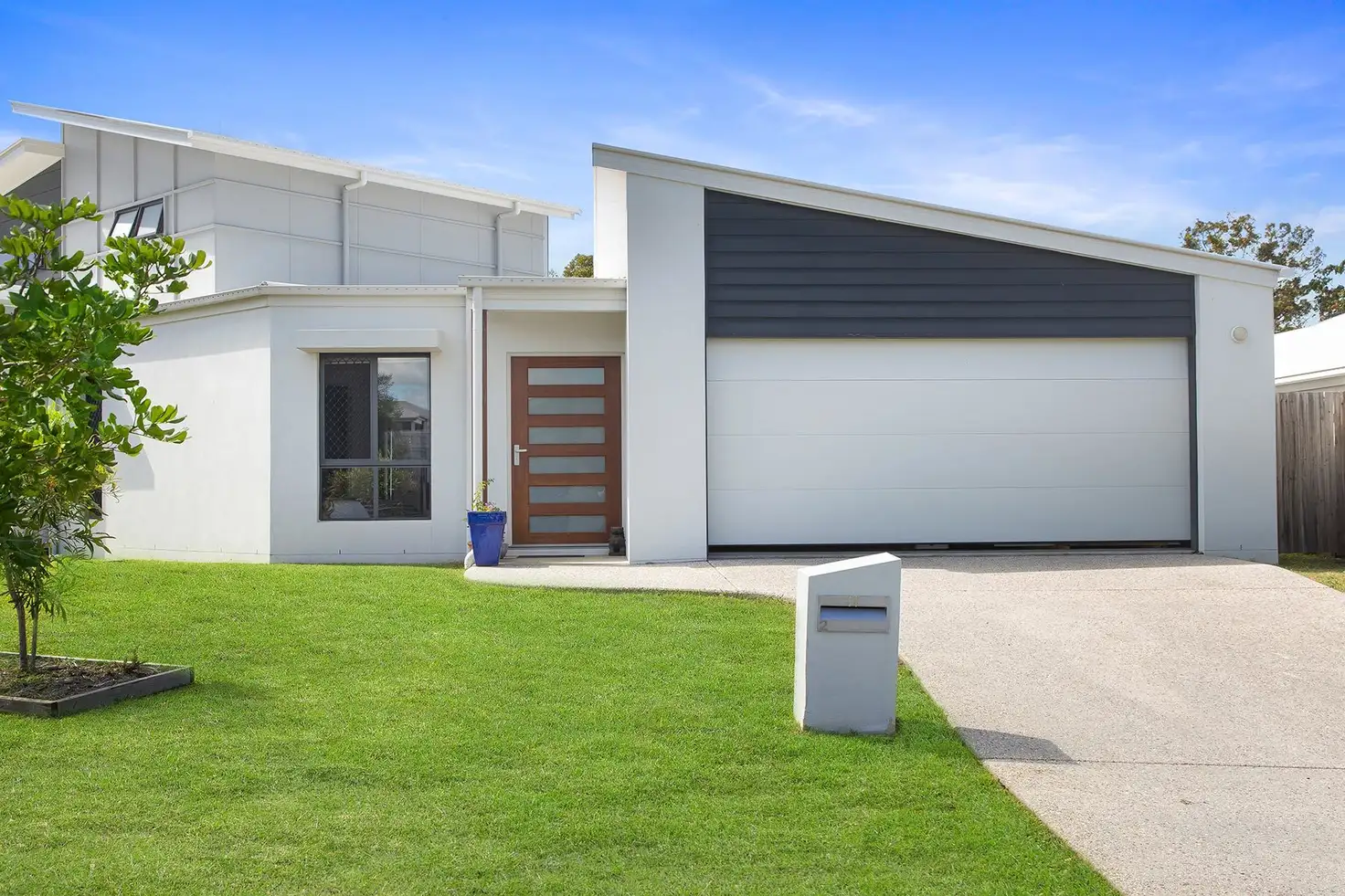 Main view of Homely semi-detached listing, 2/11 Kwila Crescent, Peregian Springs QLD 4573