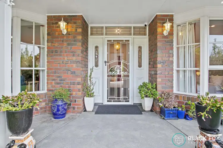 18 McCutcheon Close, Mount Eliza VIC 3930
