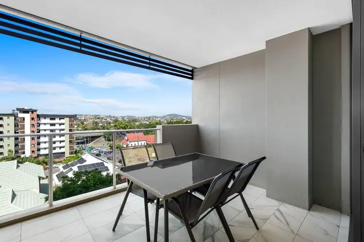 202/70 Carl Street, Woolloongabba QLD 4102
