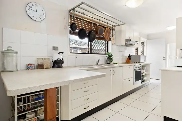 2 Narelle Crescent, Rochedale South QLD 4123