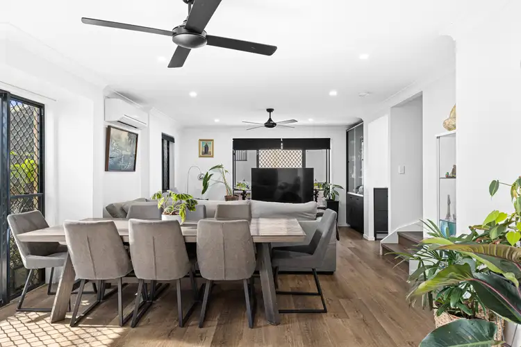 2/10 Rolle Street, Holland Park West QLD 4121