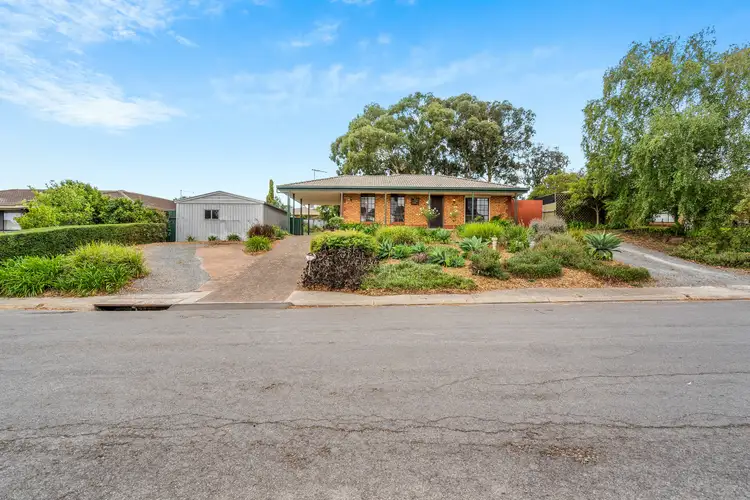 31 Hendrix Crescent, Woodcroft SA 5162