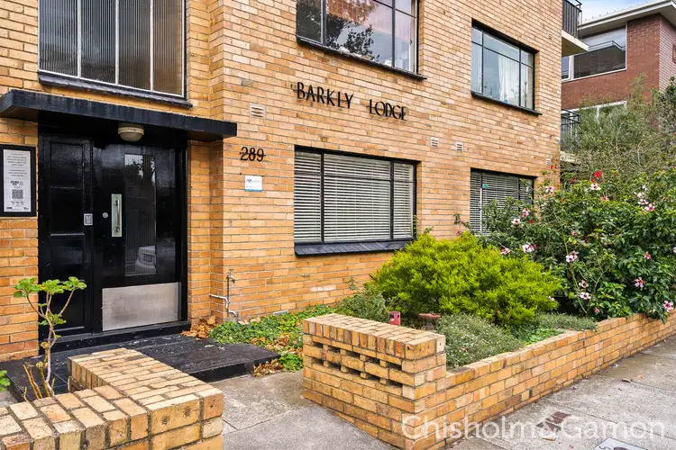 2/289 Barkly Street, St Kilda VIC 3182